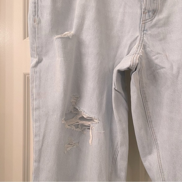 OLD Navy Mid-Rise Button-Fly Slouchy Taper Cropped Ripped Non-Stretch Jeans - Picture 5 of 7